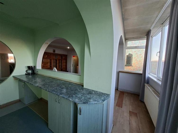 Apartament cu 3 camere decomandat, mobilat în Terezian