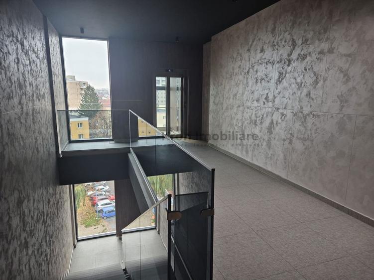 Apartament cu 3 camere decomandat, mobilat în Centură