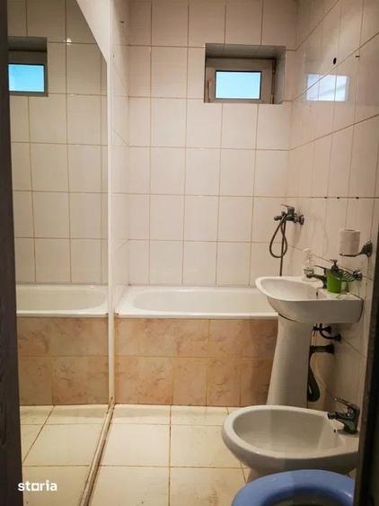 Casă cu 9 camere decomandat cu Teren 270 Mp în Ultracentral