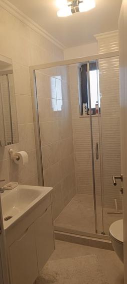 Apartament cu 3 camere decomandat în Exterior Vest