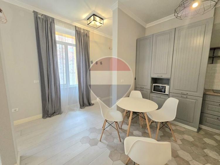 Apartament cu 2 camere nedecomandat, mobilat în Ultracentral