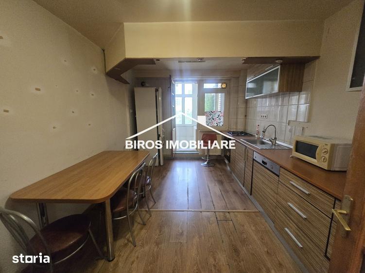 Apartament cu 4 camere în Central