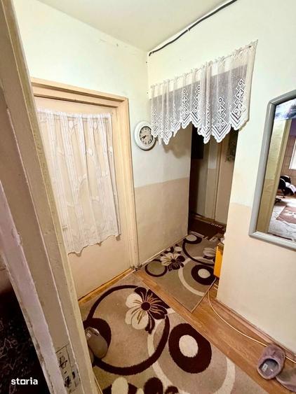 Apartament cu 3 camere decomandat în Rișca