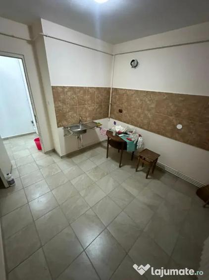 Garsonieră decomandată în Tomești