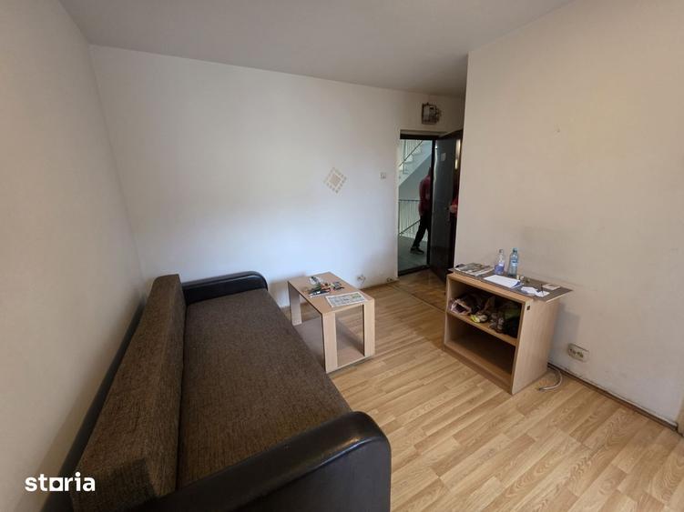 Garsonieră semidecomandată în Titan