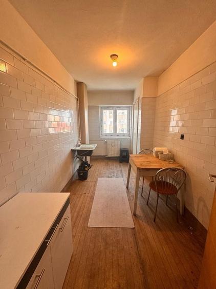 Apartament cu 3 camere decomandat în Central