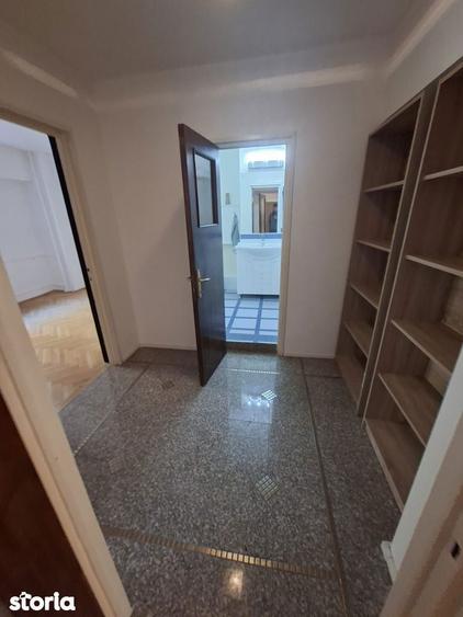 Apartament cu 3 camere în Centrul Istoric