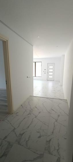 Apartament cu 3 camere decomandat în Găgeni