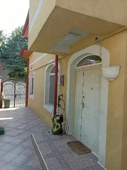 Casă cu 6 camere cu Teren 150 Mp în Central