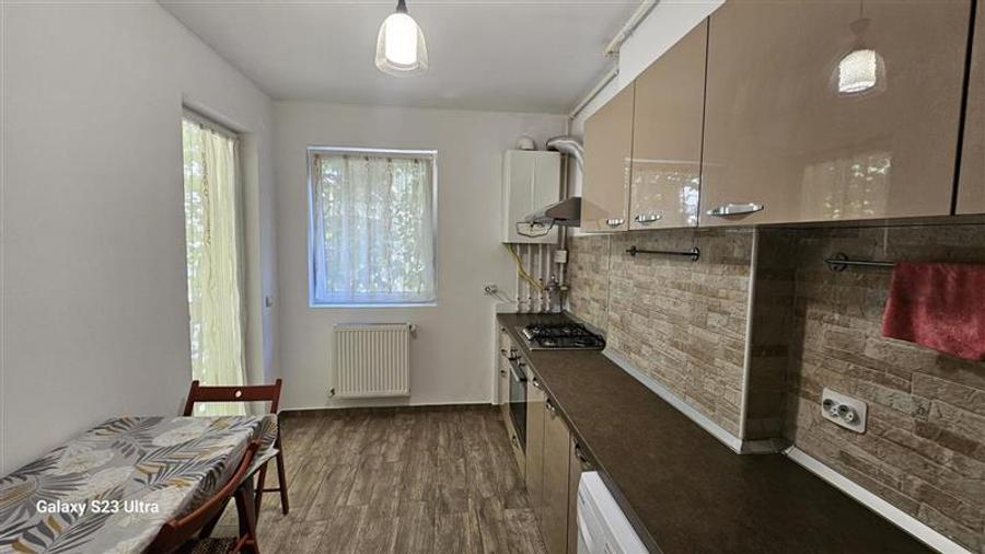 Apartament cu 2 camere decomandat în Berceni