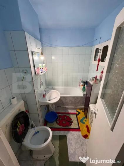 Apartament cu 4 camere decomandat, mobilat în Sângeorgiu de Mureș
