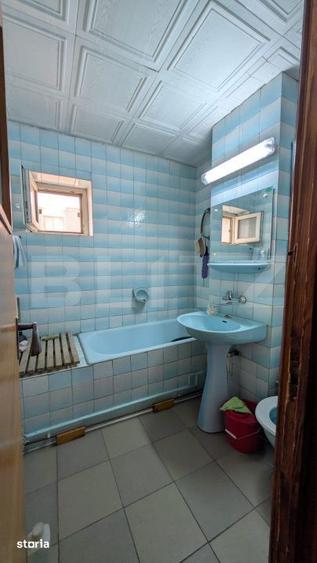 Apartament cu 3 camere decomandat în Sud
