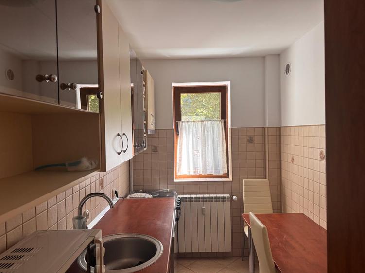 Apartament cu 2 camere decomandat în Drumul Taberei