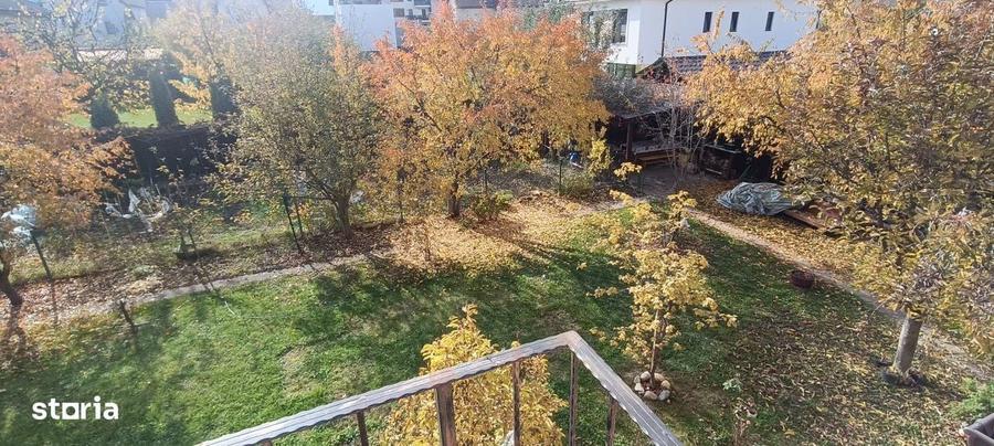 Casă cu 2 camere decomandat în Central