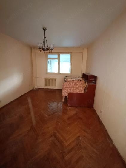Apartament cu 3 camere decomandat în Micro 15