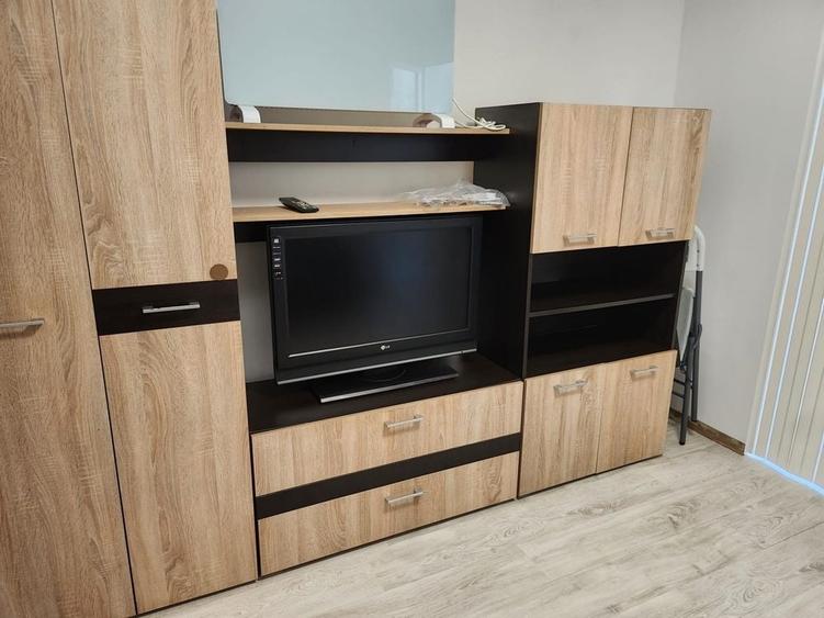 Garsonieră decomandată în Titan