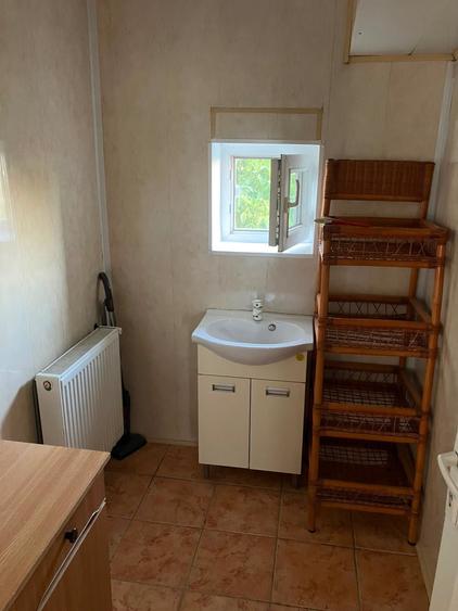 Apartament cu 3 camere decomandat în Vitan