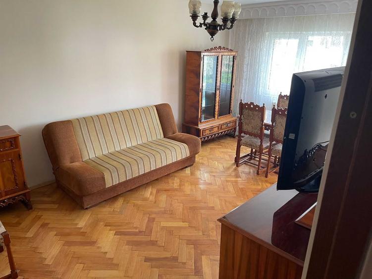 Apartament cu 3 camere decomandat în Exterior Vest
