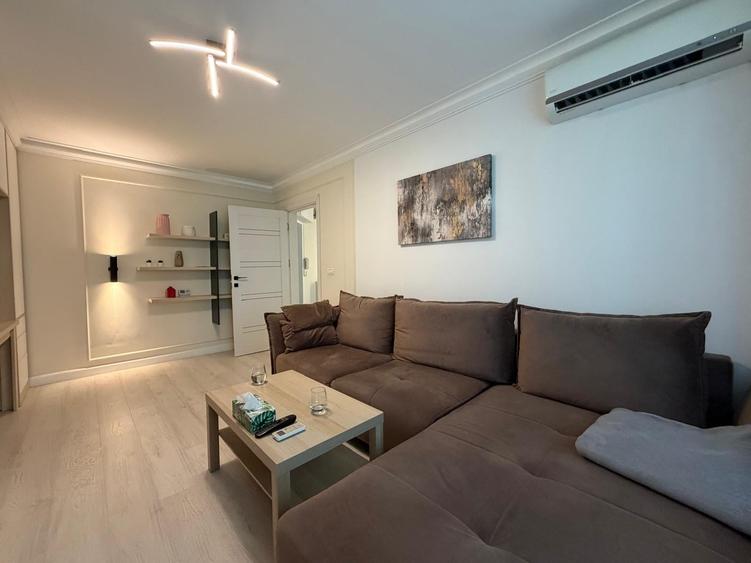 Apartament cu 3 camere decomandat în 1 Decembrie 1918