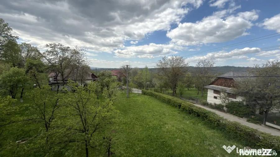 Casă cu 3 camere cu Teren 2200 Mp în Central