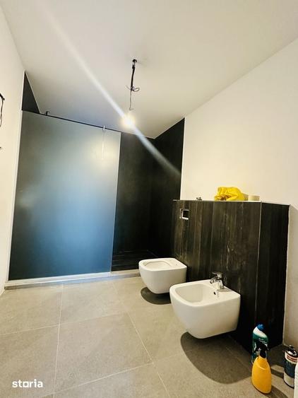 Apartament cu 4 camere în Florești