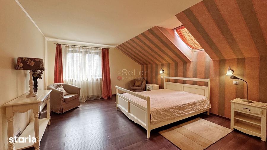 Casă cu 8 camere cu Teren 280 Mp în Central