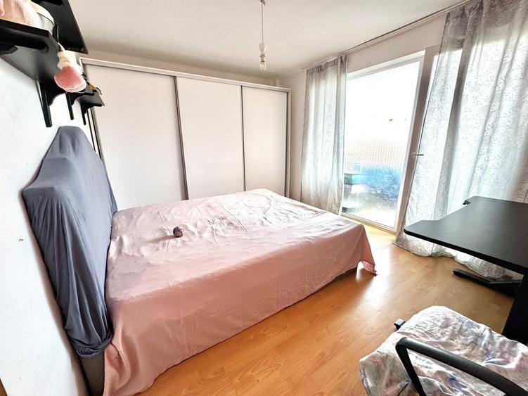 Apartament cu 3 camere decomandat, mobilat în Dumbrăvița