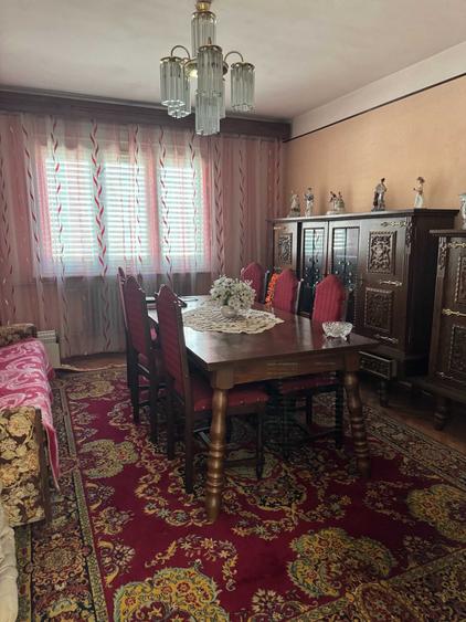 Casă cu 4 camere în Central