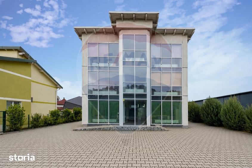Spațiu comercial, de 210 mp, în Sânpetru