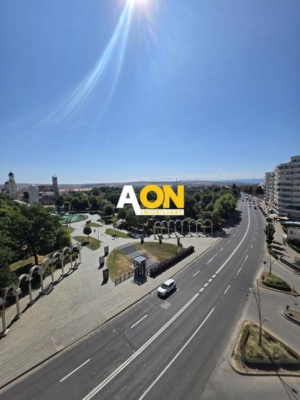 Apartament cu 4 camere decomandat, mobilat în Cetate
