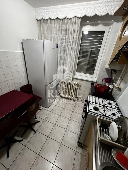 Apartament cu 2 camere de vânzare – Micro 4, Bulevardul Dacia - 7