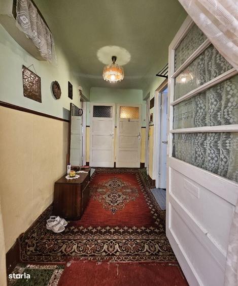 Apartament cu 4 camere semidecomandat în Central