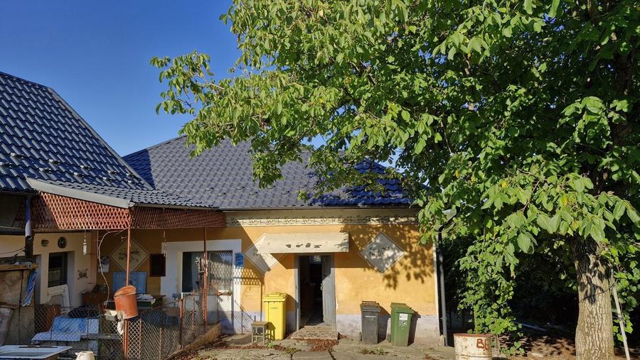 Casă cu 4 camere în Petru Rareș