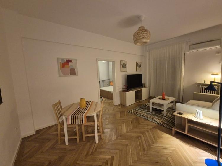 Apartament cu 2 camere decomandat, mobilat în Moșilor
