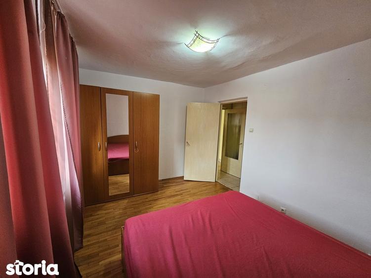 Apartament cu 3 camere în Cetate