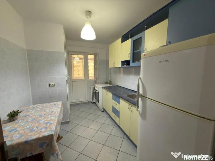 Apartament cu 4 camere decomandat în Central