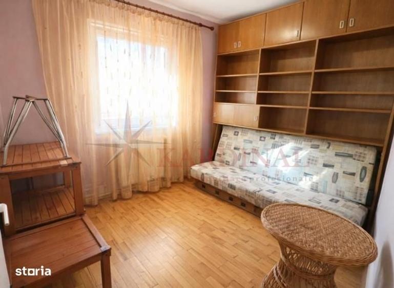 Apartament cu 4 camere decomandat în Răcădău