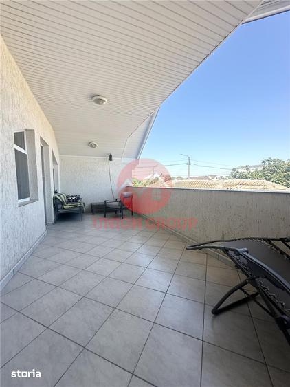Casă cu 8 camere cu Teren 624 Mp în Valu lui Traian