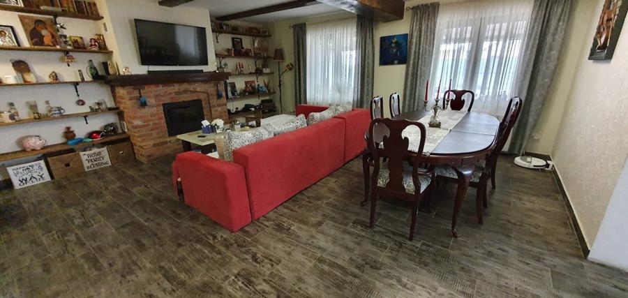 Casă individuală cu 4 camere cu Teren 450 Mp în 1 Decembrie