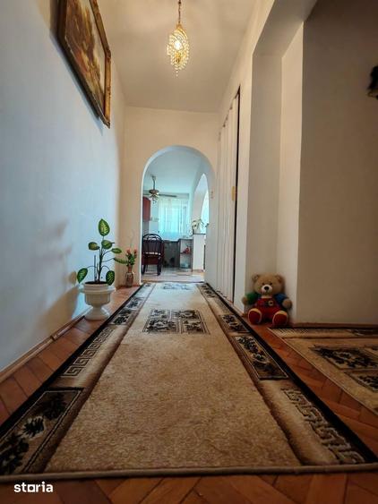 Apartament cu 3 camere decomandat în Dacia