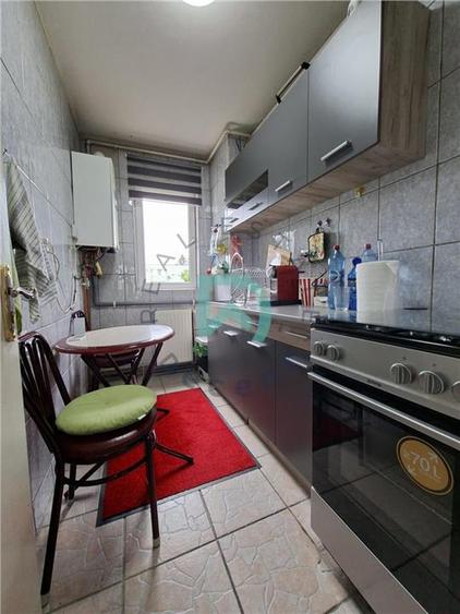 Apartament cu 2 camere semidecomandat în Griviței