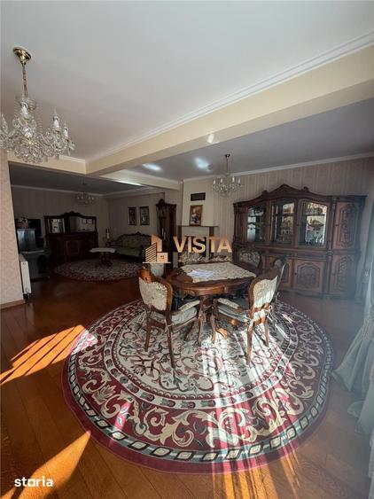 Casă cu Teren 300 Mp în Centrul Civic