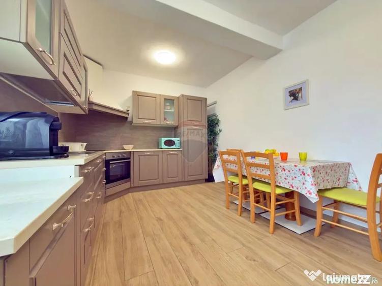 Casă cu 7 camere cu Teren 357 Mp în Romanilor