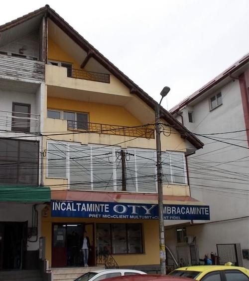 Casă cu 4 camere în Central
