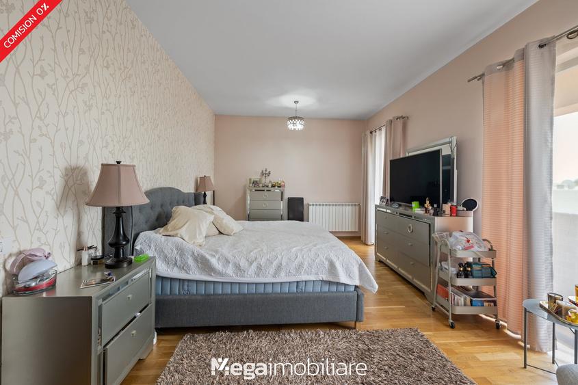 Casă individuală cu 5 camere cu Canalizare în Palazu Mare