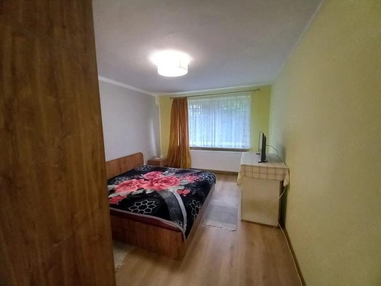 Apartament cu 3 camere decomandat în Săsar