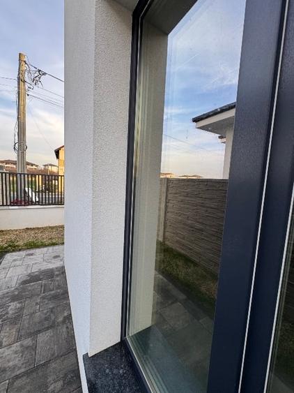 Duplex cu 5 camere cu Canalizare în Dumbrăvița