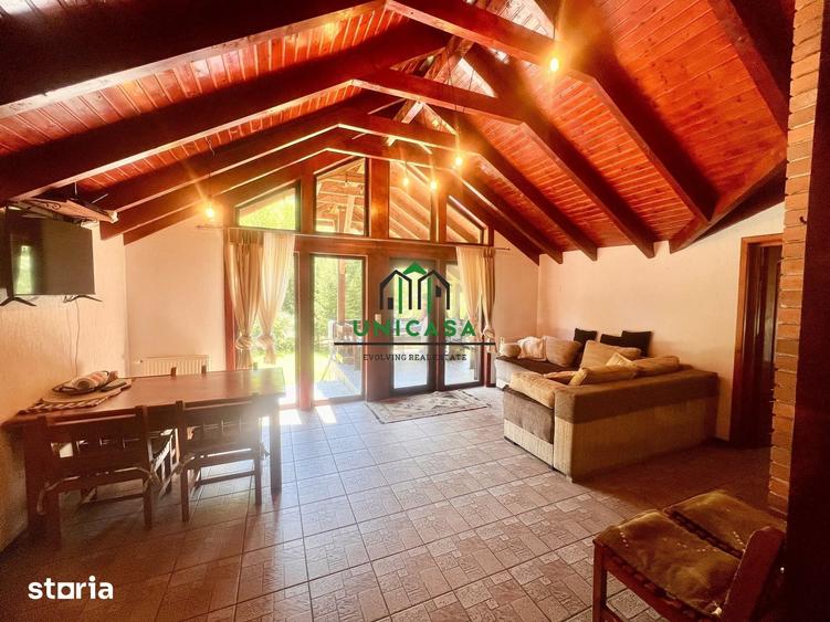 Casă cu 7 camere cu Teren 2560 Mp în Voineasa