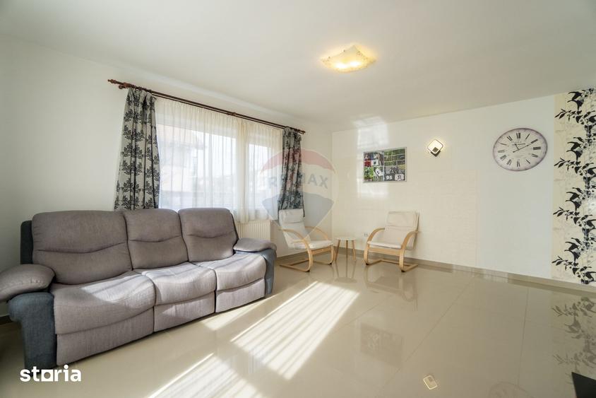 Casă cu 4 camere cu Teren 550 Mp în Central