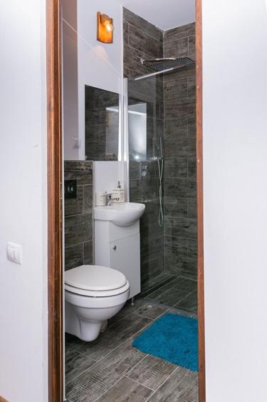 Ultracentral Enescu Apartament decomandat 1 camera privata cu bucatarie comuna utilata - 5